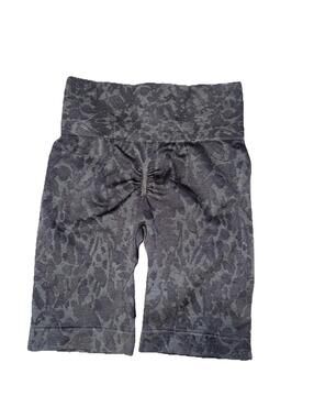 Gymshark Women’s Black Adapt bike shorts sz XS Animal print Scrunched Butt